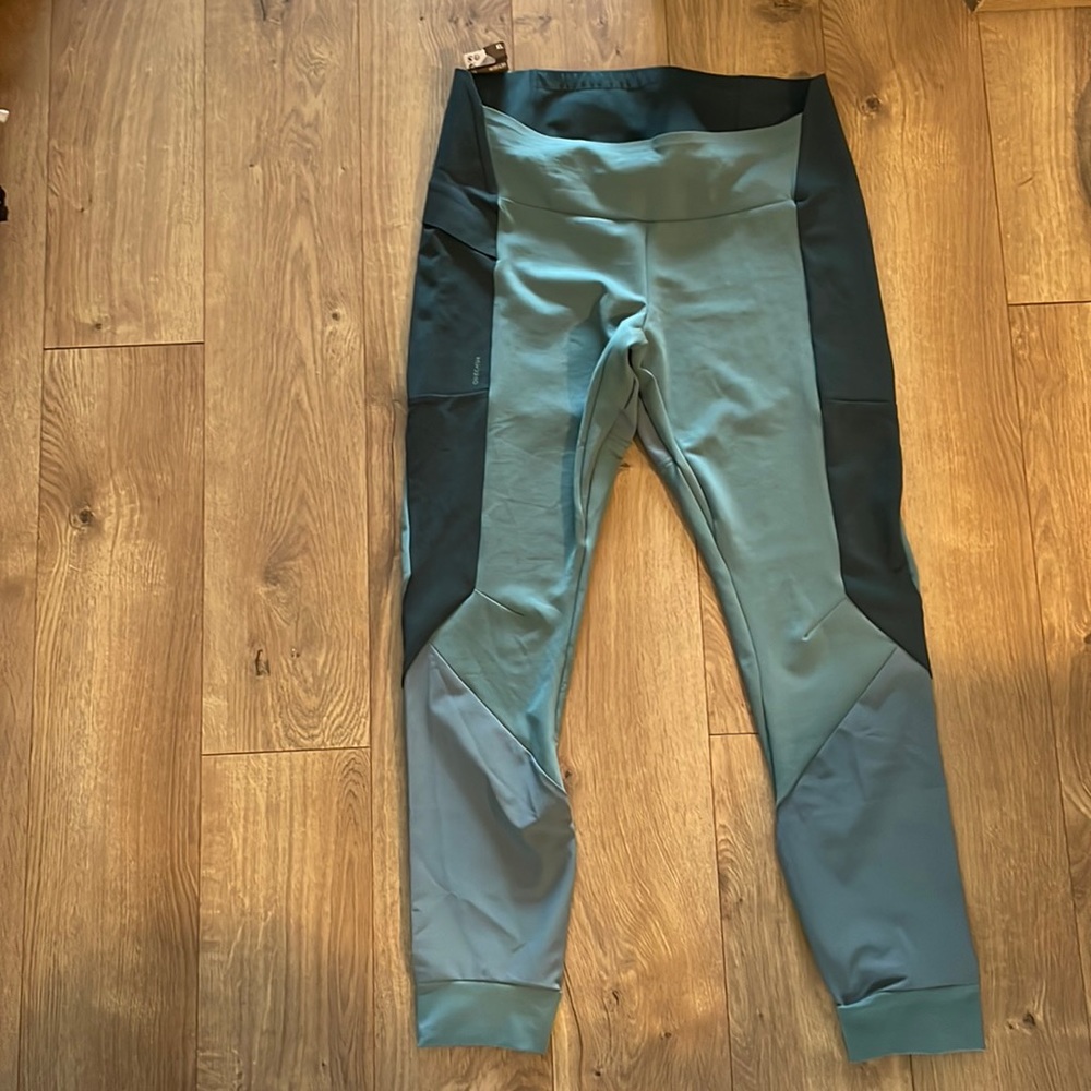 Quechua - Decatlon stretchy pants
